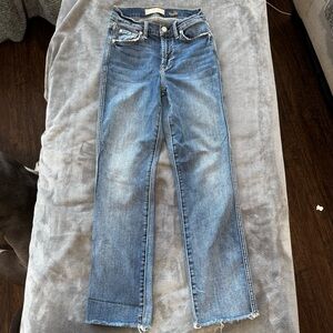 7 For All Mankind Edie Straight Leg Jeans Size 25 – Medium Wash Frayed Hem